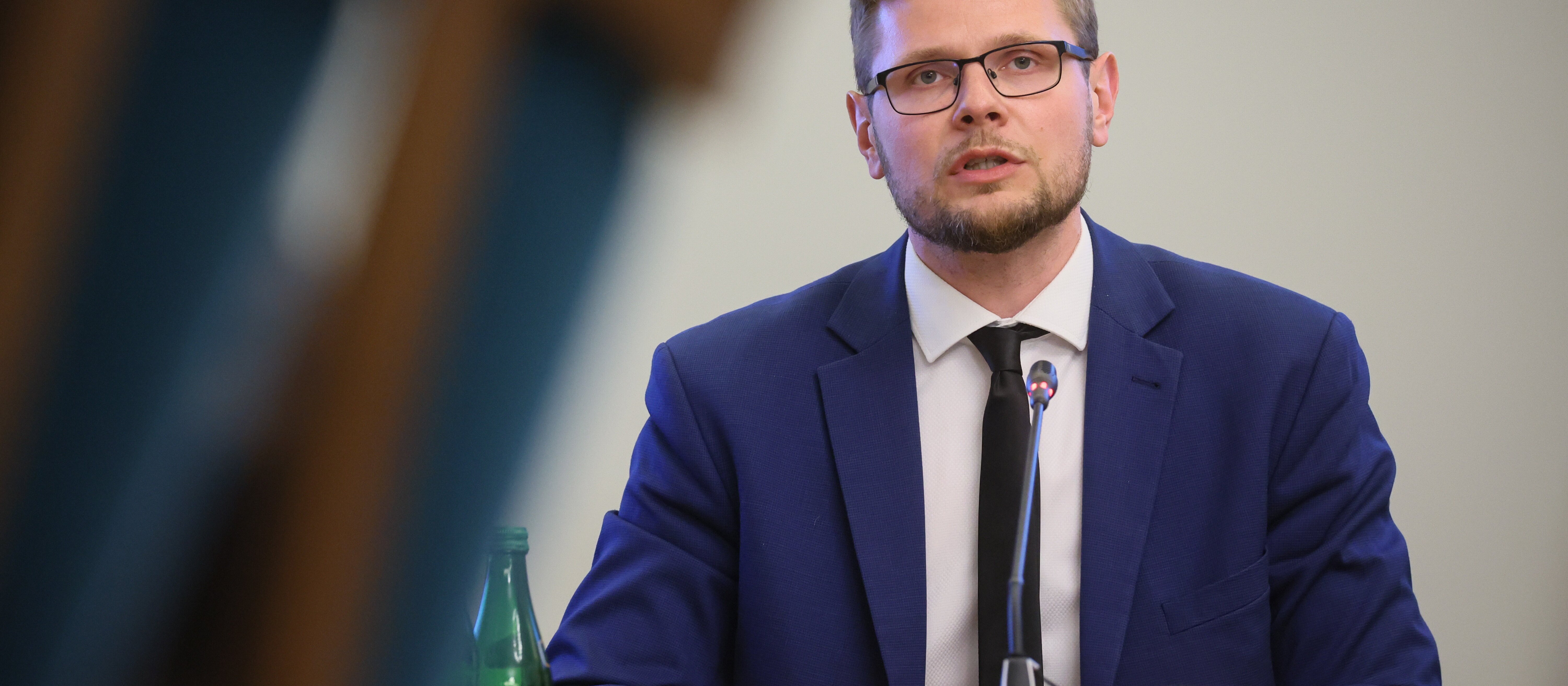 Waldemar Żurek składa wniosek o zatrzymanie i doprowadzenie posła PiS Michała Wosia