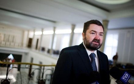 Karol Karski może pochwalić się sporymi oszczędnościami. Na swoim koncie ma ok. 1 mln 200 tys. złoty