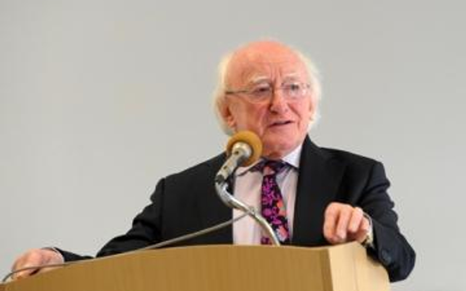 Obecny prezydent Irlandii Michael D. Higgins ma 74 lata