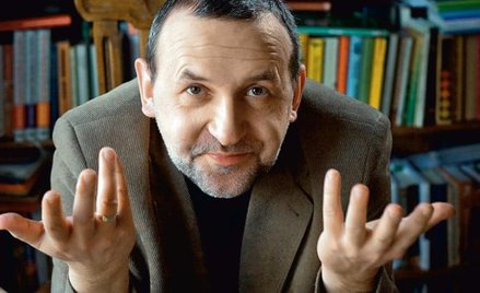 Jerzy Sosnowski umieścił akcję swoich powieści „Sen sów” oraz „Tak to ten” w Kołobrzegu.