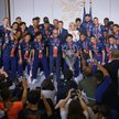 Piłkarze Paris Saint-Germain z pucharem Ligi Mistrzów pojechali prosto do prezydenta Emmanuela Macro