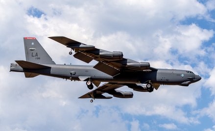 Katastrofa amerykańskiego bombowca w Kalifornii. B-52 rozbił się tuż po starcie