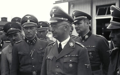 Franz Ziereis (po lewej obok Himmlera) w obozie Mauthausen