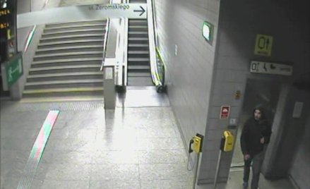 Stołeczna policja prosi o pomoc w ustaleniu tożsamości tego mężczyzny.