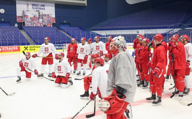 Zawodnicy hokejowej reprezentacji Polski podczas treningu kadry w czeskiej Ostrawie