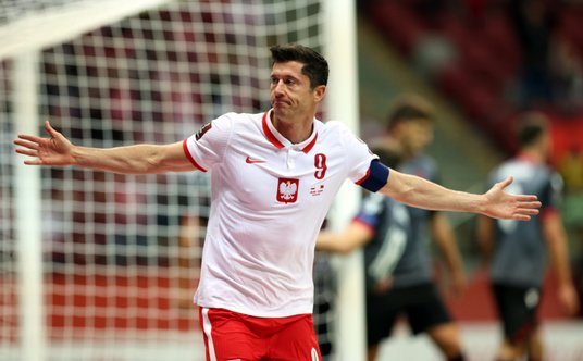 Radość kapitana reprezentacji Polski Roberta Lewandowskiego po strzeleniu gola w meczu z Albanią