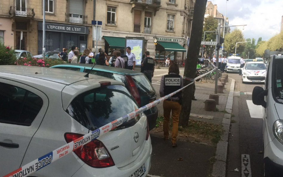 Żyd pchnięty nożem w Strasburgu. Napastnik krzyczał "Allahu Akbar"