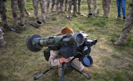 Ukraiński żołnierz w czasie ćwiczeń w Wielkiej Brytanii