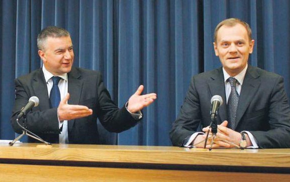 Premier Donald Tusk zapewniał podczas konferencji prasowej, że nie zamierza się chować za barczystym