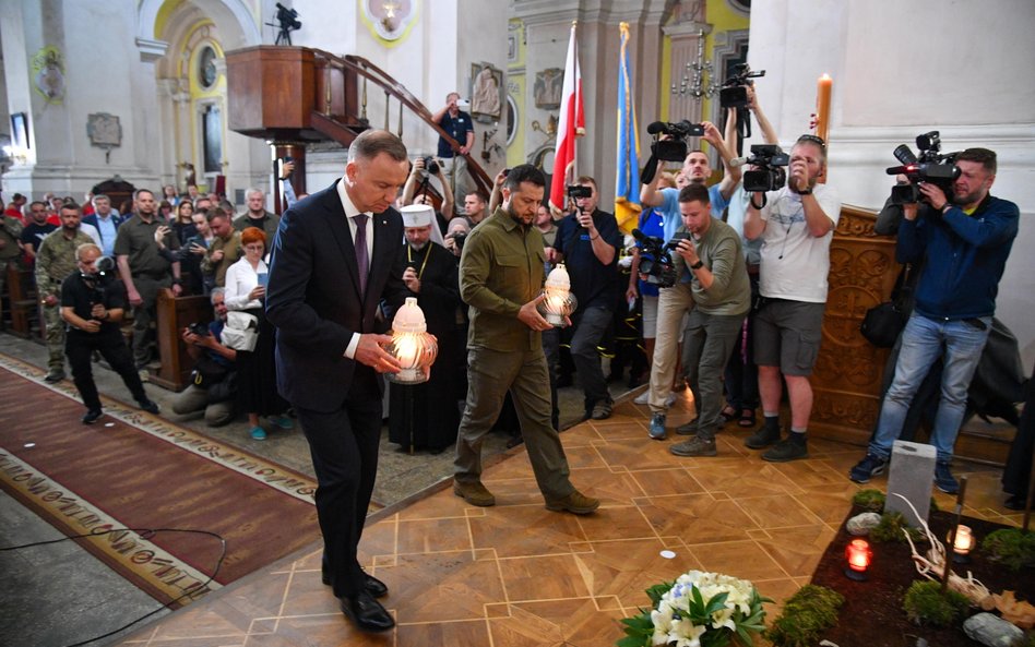 Łuck w Ukrainie, 09.07.2023. Andrzej Duda i Ukrainy Wołodymyr Zełenski w katedrze śś. Apostołów Piot