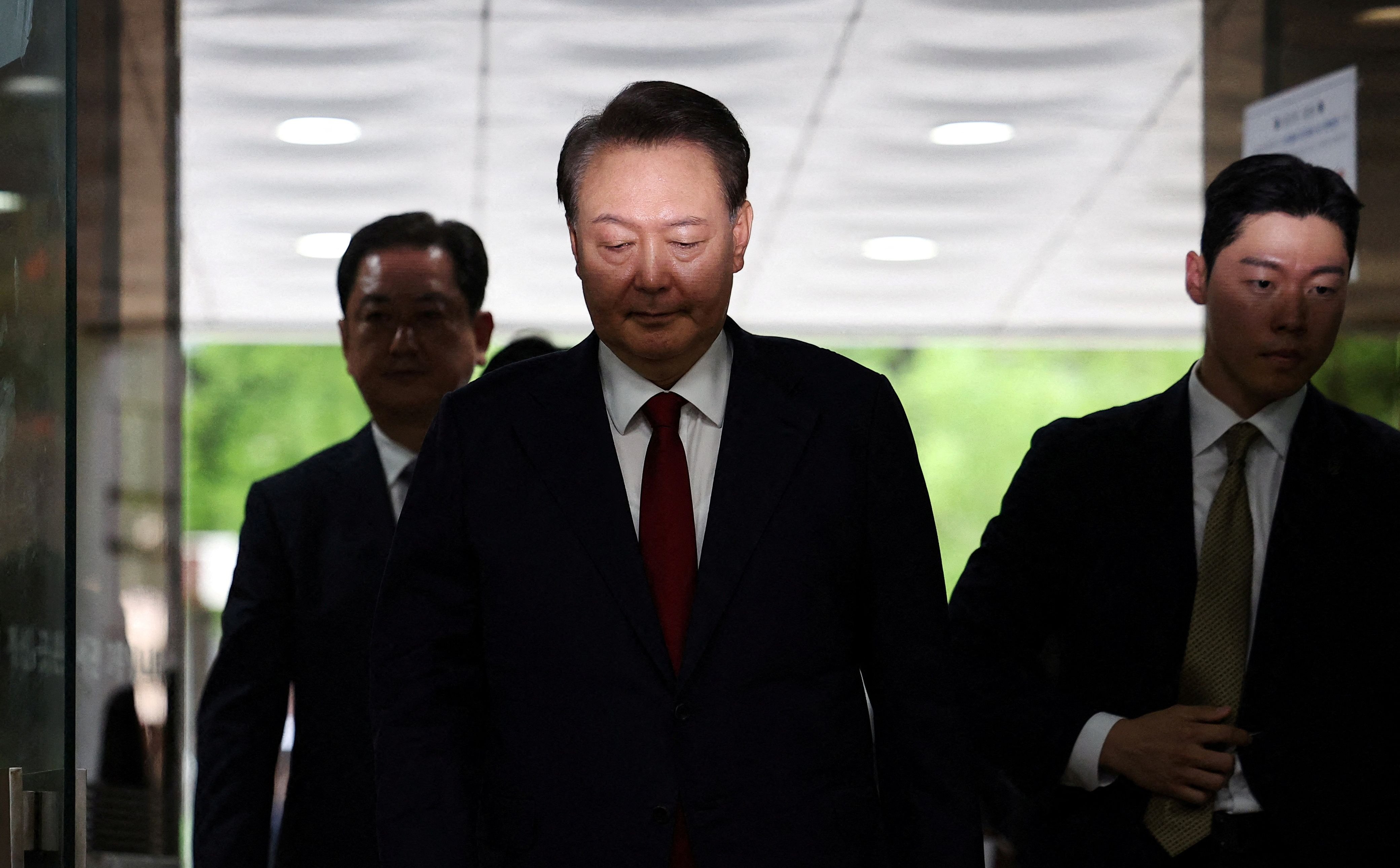 Były prezydent Korei Płd. nie dał się przesłuchać. Leżał na podłodze w bieliźnie