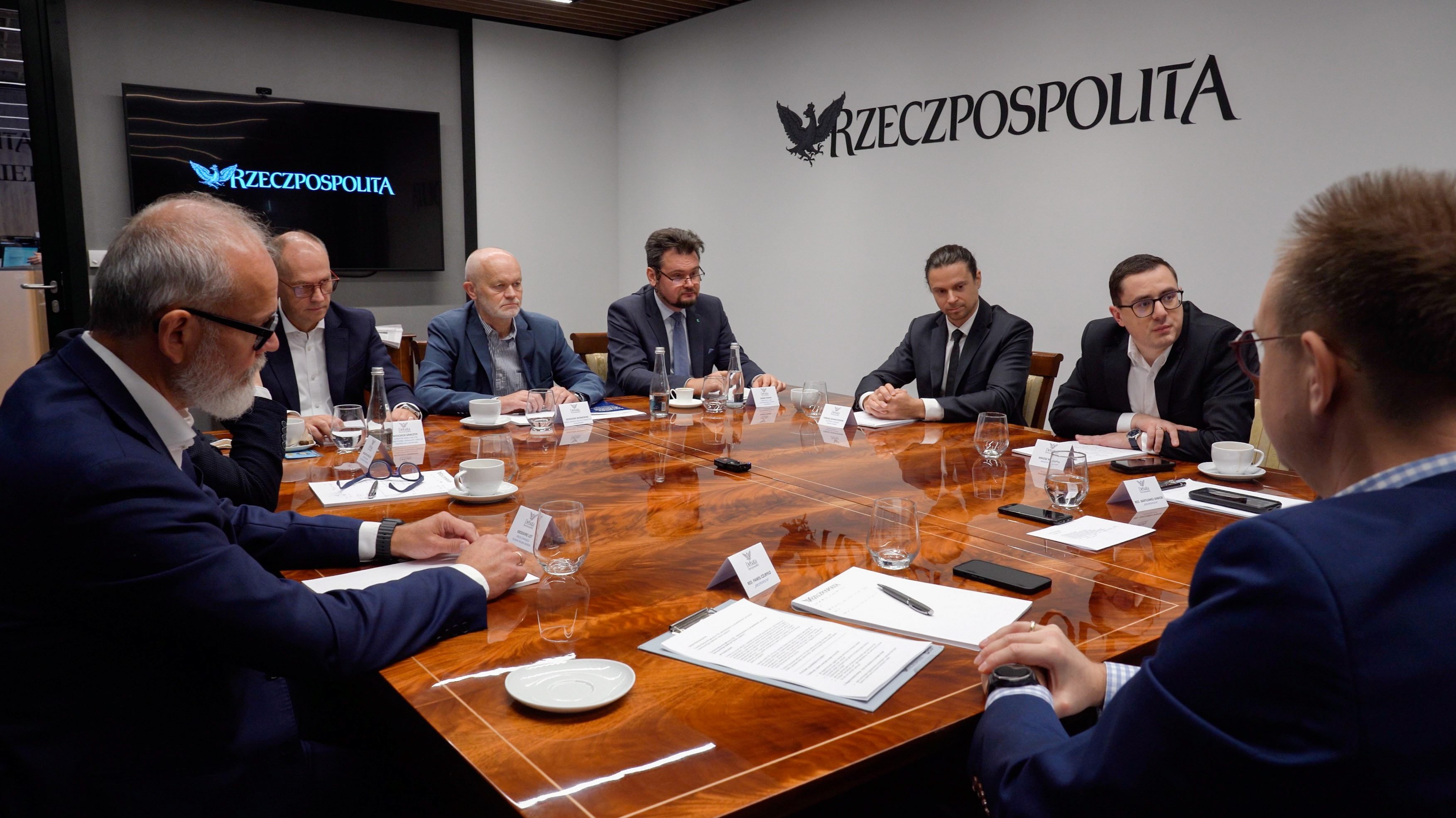 Jak pogodzić odnawialne źródła z bezpieczeństwem dostaw energii?