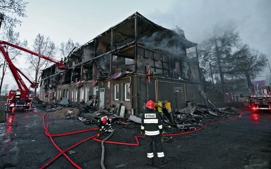 Z pożaru uratowało się 41 osób, w tym wszyscy lokatorzy z parteru, który był zbudowany z pustaków i 