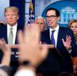 Prezydent Donald Trump i jego sekretarz skarbu Steven Mnuchin