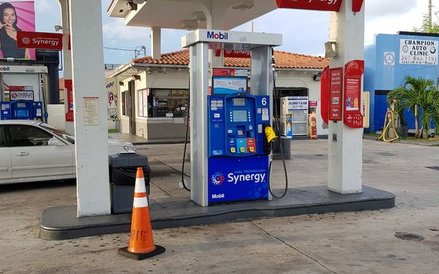 Stacje w Miami - jedna po drugiej zamykane z powodu na pniu wykupowanego paliwa