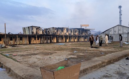 Zniszczony w wyniku ataku powietrznego sił pakistańskich szpital w Kabulu