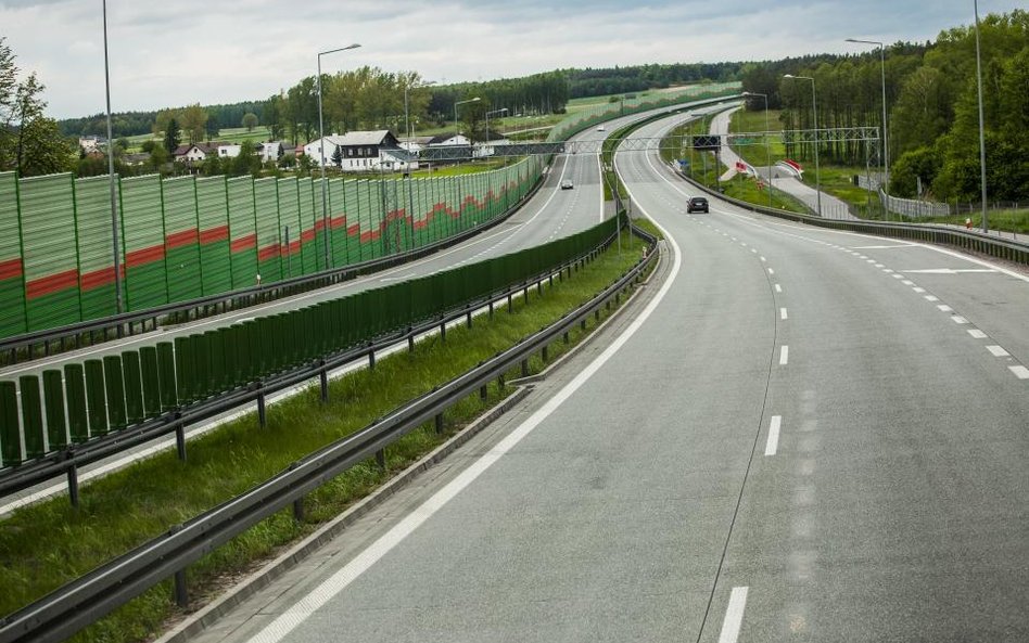 Więcej ekspresówek, autostrady wyhamowały