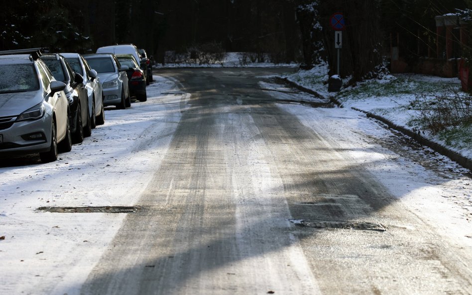 Ostrzeżenia pogodowe w Polsce. IMGW alarmuje: Niebezpiecznie może być cały weekend