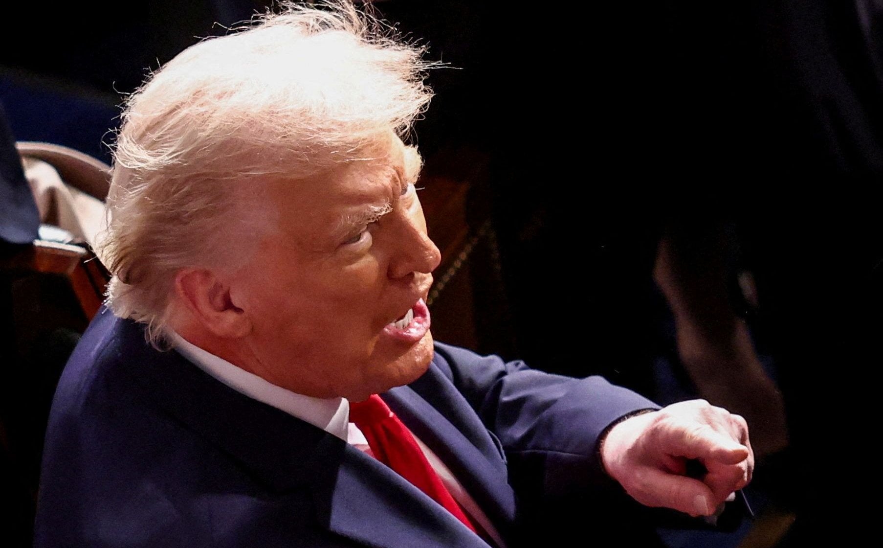 Symboliczna porażka Donalda Trumpa. Kongres nakazuje mu zakończyć wojnę z Iranem