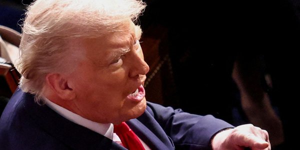 Symboliczna porażka Donalda Trumpa. Kongres nakazuje mu zakończyć wojnę z Iranem