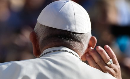 Papież wydalił ze stanu kapłańskiego dwóch chilijskich biskupów