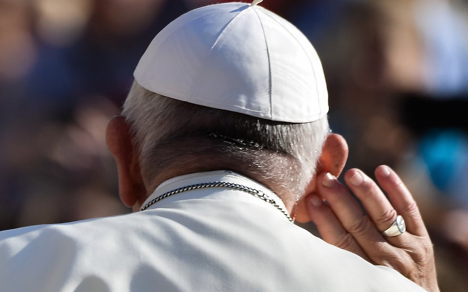 Papież wydalił ze stanu kapłańskiego dwóch chilijskich biskupów