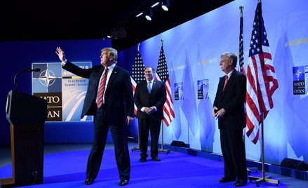 Wydawało się, że drugi dzień szczytu w Brukseli upłynie spokojnie. Prezydent Donald Trump nagle jedn