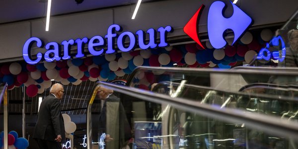 Sprzedaż w dół, sklepy znikają. Co dalej z Carrefourem w Polsce?