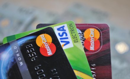 Prowizje za transakcje kartami znowu pójdą w dół