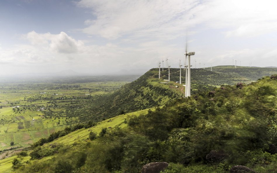 Brytyjskie farmy wiatrowe wygenerowały we wtorek 21 paYdziernika więcej energii niż elektrownie atom