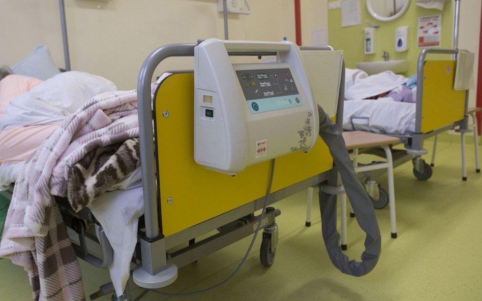 Koronawirus w Polsce. Rośnie liczba zakażonych w szpitalach i pod respiratorami
