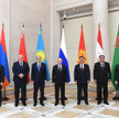 Z wizytą u Władimira Putina (w środku):  prezydent Azerbejdżanu Ilham Alijew, premier Armenii Nikol 