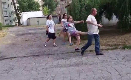 Nastolatki pobiły pijanego mężczyznę