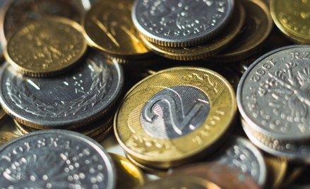 Złoty cierpi przez wojnę