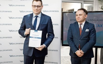 Od lewej: Wojciech Pietrasiewicz z MVP Tax, firmy pro bono i Tomasz Pietryga z „Rzeczpospolitej”