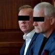 Oskarżeni Piotr B. (P) i Jerzy G. (L) na sali Sądu Okręgowego we Wrocławiu
