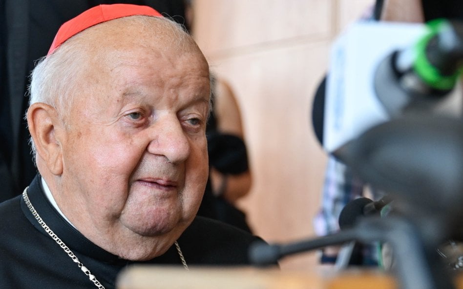 Abp senior archidiecezji krakowskiej Stanisław Dziwisz w Sądzie Okręgowym w Krakowie