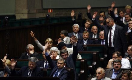 Posłowie chcą znieść kaucję VAT