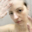 Dla osoby cierpiącej na pokrzywkę wodną prysznic nie jest chwilą relaksu