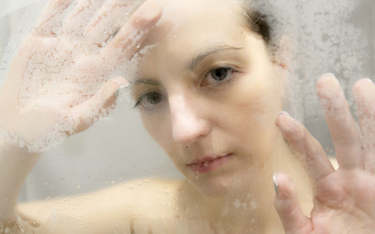 Dla osoby cierpiącej na pokrzywkę wodną prysznic nie jest chwilą relaksu