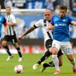 W pierwszej kolejce ekstraklasy Lech zremisował z Sandecją 0:0. Maciej Makuszewski (Lech, z prawej) 