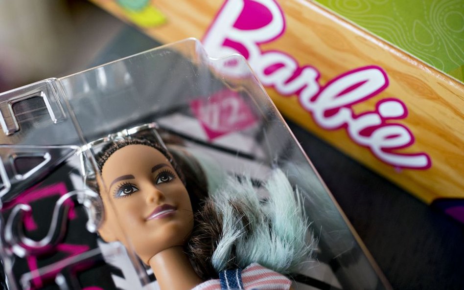 Producent Barbie sprzedaje lalki, których płeć można wybrać samemu