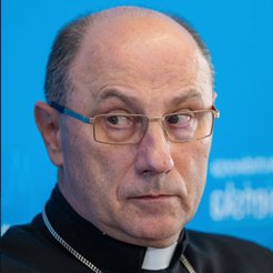 Europoseł Grzegorz Braun, prymas Polski abp Wojciech Polak