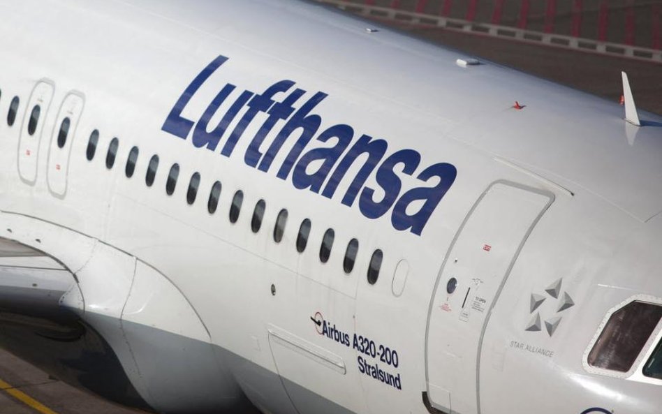 Lufthansa zarabia na upadku