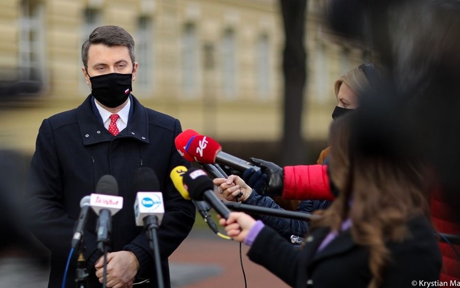 Co dalej z obostrzeniami? Decyzja do poniedziałku