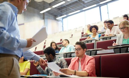 Ruszają szkoły doktorskie, każdy doktorant dostanie stypendium