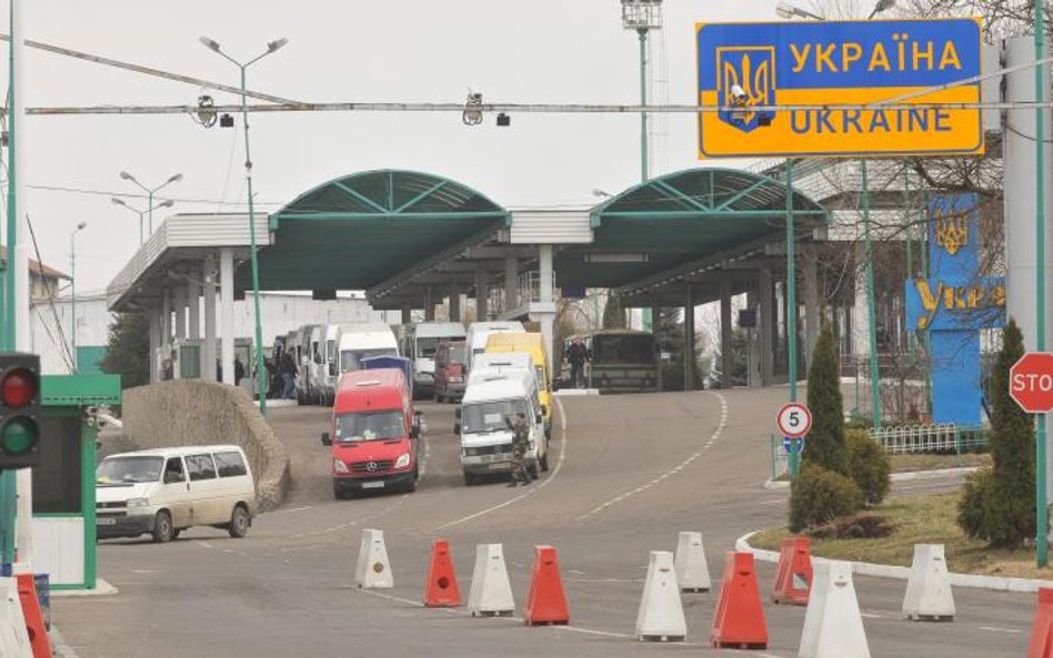 Ukraińcy chcą opuszczać ojczyznę na stałe