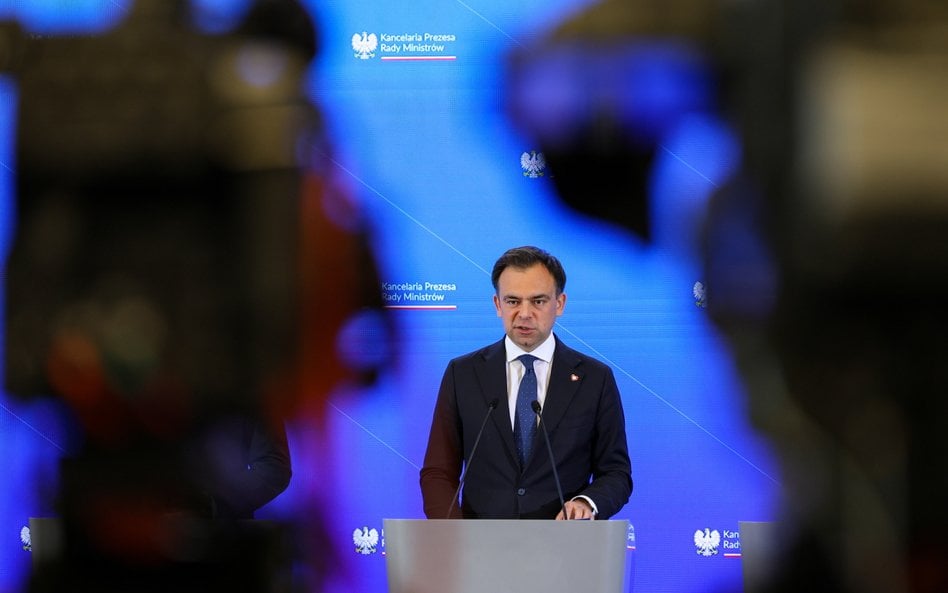 Minister finansów i gospodarki Andrzej Domański na konferencji prasowej po posiedzeniu Rady Ministró
