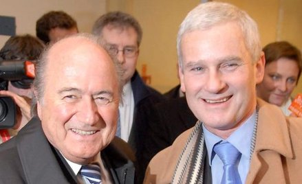 Sepp Blatter i Michał Listkiewicz podczas wizyty szefa FIFA w Warszawie
