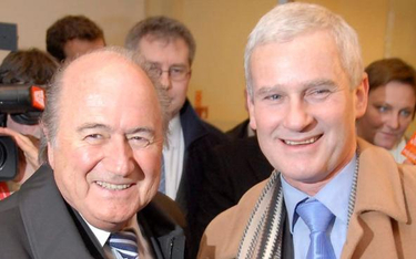 Sepp Blatter i Michał Listkiewicz podczas wizyty szefa FIFA w Warszawie